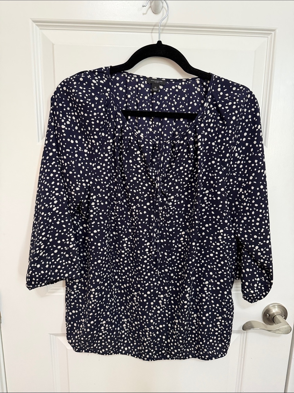 Ann Taylor Women's Medium Navy and White Dot Split-Neck Blouse